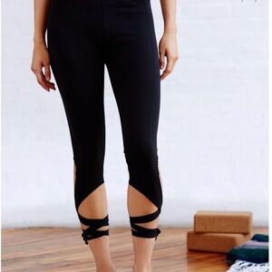 FP Movement Turnout Yoga Capri by Free People size L